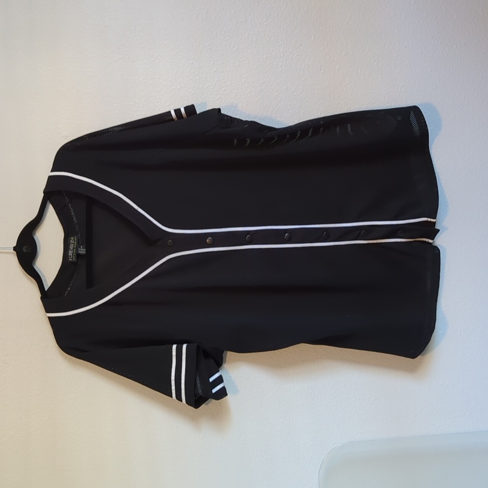 Mesh baseball tee